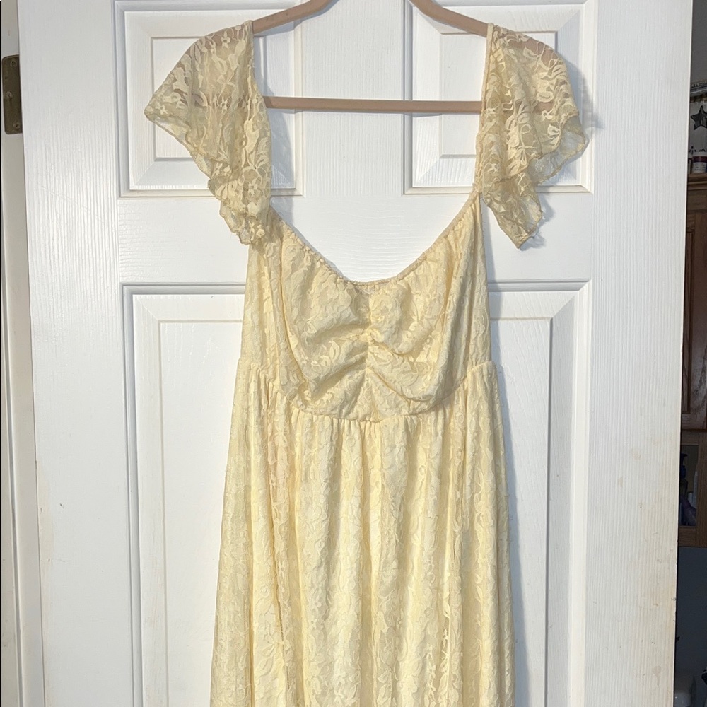 Vintage style, long, Yellow/Cream vanilla Lace Dress SEE VIDEO for full view